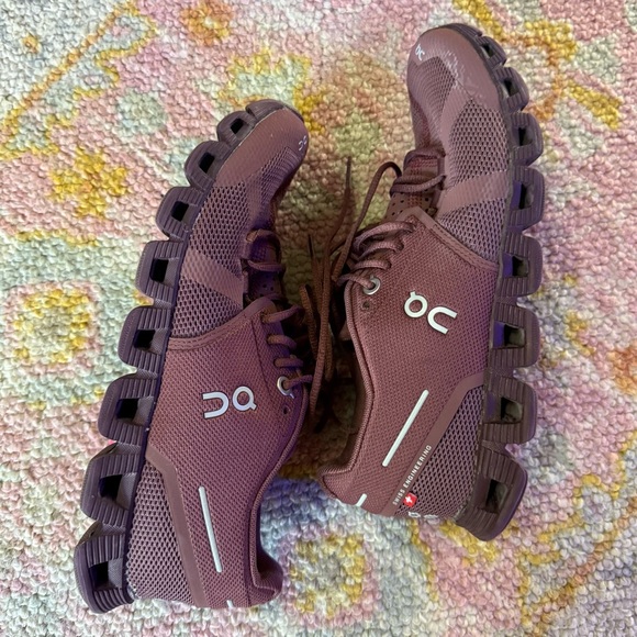 On Cloud 5 women sz 6 Fig Purple Women’s Running Shoes - Picture 5 of 10